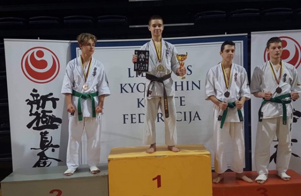 Kėdainiuose – puikūs sporto klubo ,,Kumite“ atstovų pasirodymai