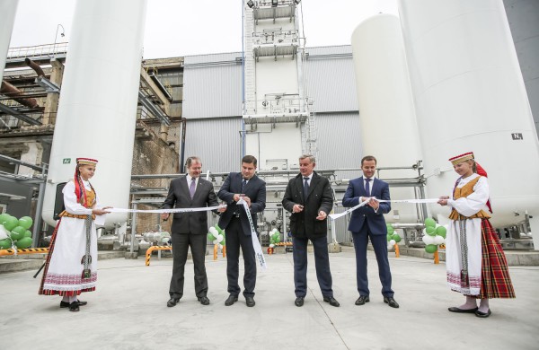 „Achema“ pristatė vienintelį Lietuvoje oro skaidymo bloką