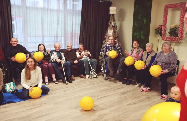 Nepamirštami pasirodymai šiandien užbūrė vaikus, senjorus ir neįgaliuosius 