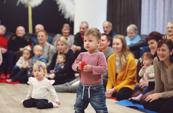 Nepamirštami pasirodymai šiandien užbūrė vaikus, senjorus ir neįgaliuosius 