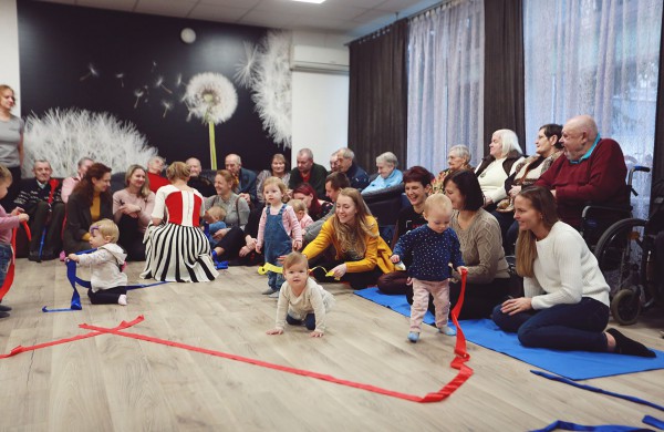 Nepamirštami pasirodymai šiandien užbūrė vaikus, senjorus ir neįgaliuosius 