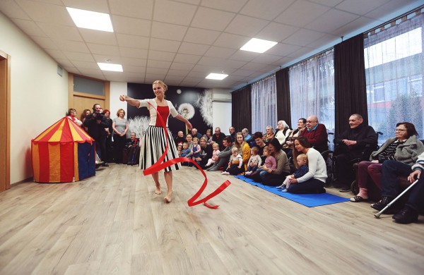 Nepamirštami pasirodymai šiandien užbūrė vaikus, senjorus ir neįgaliuosius 