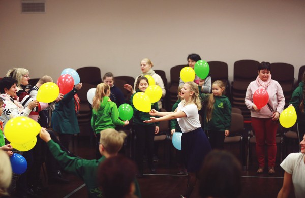 Nepamirštami pasirodymai šiandien užbūrė vaikus, senjorus ir neįgaliuosius 