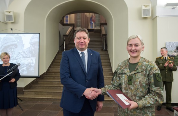 Apdovanoti Tado Dambrausko fotokonkurso „Lietuvos kariuomenė fotografijoje 2019“ nugalėtojai