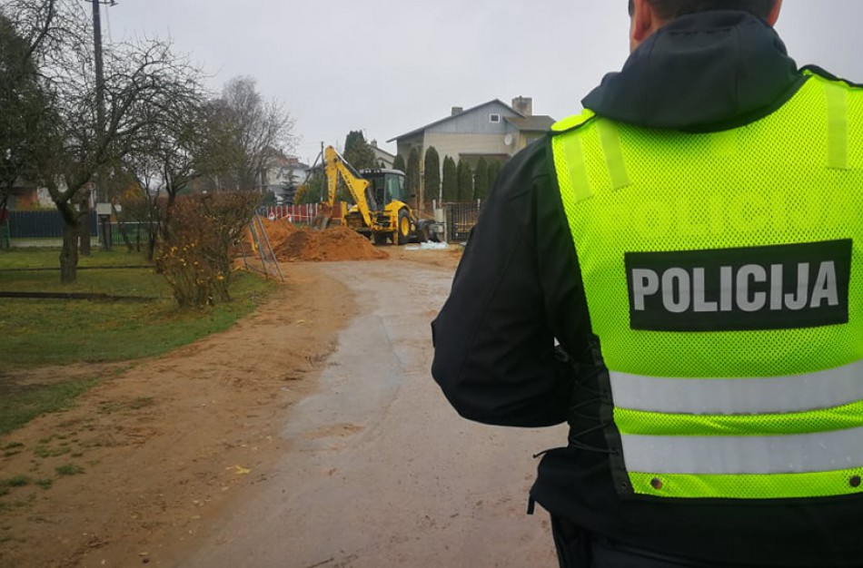 Jonavos rajone – nelaimė: ant darbus vykdančio vyriškio užvirto žemės