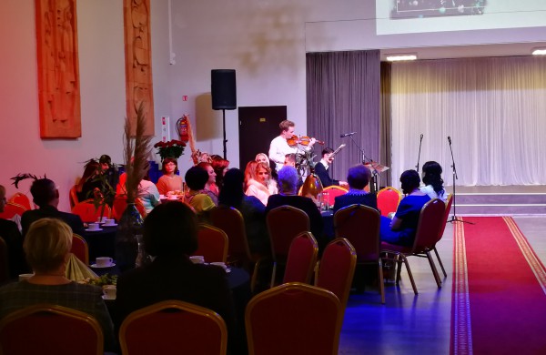 18 – os moterų virsmas gražiosiomis gulbėmis