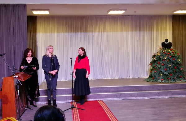 18 – os moterų virsmas gražiosiomis gulbėmis