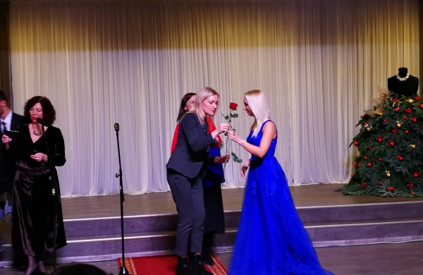 18 – os moterų virsmas gražiosiomis gulbėmis