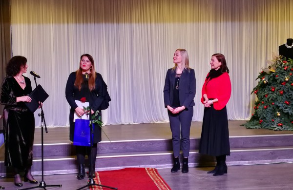 18 – os moterų virsmas gražiosiomis gulbėmis