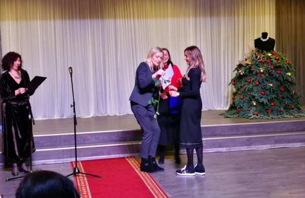 18 – os moterų virsmas gražiosiomis gulbėmis