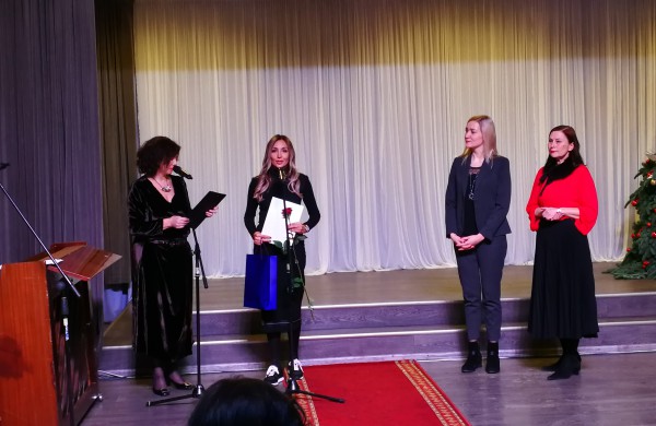 18 – os moterų virsmas gražiosiomis gulbėmis