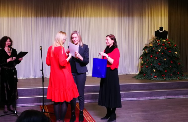 18 – os moterų virsmas gražiosiomis gulbėmis