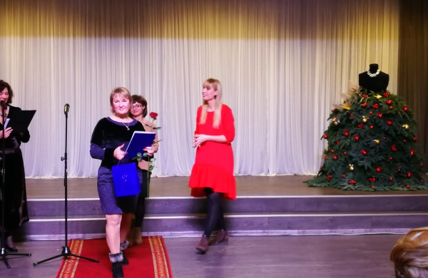 18 – os moterų virsmas gražiosiomis gulbėmis