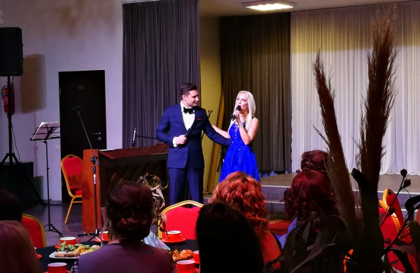 18 – os moterų virsmas gražiosiomis gulbėmis