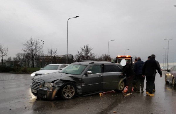 Avarija avaringoje sankryžoje