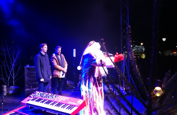 Įžiebta miesto puošmena – Kalėdų eglė