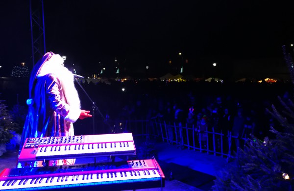 Įžiebta miesto puošmena – Kalėdų eglė