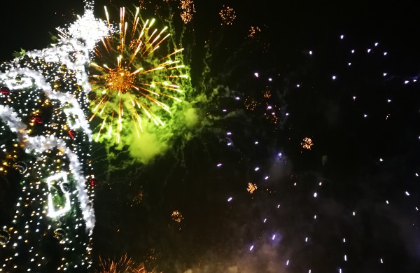 Įžiebta miesto puošmena – Kalėdų eglė