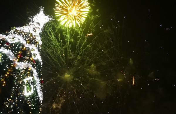 Įžiebta miesto puošmena – Kalėdų eglė