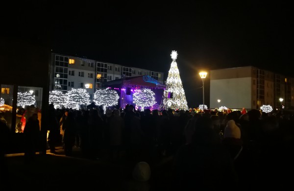 Įžiebta miesto puošmena – Kalėdų eglė