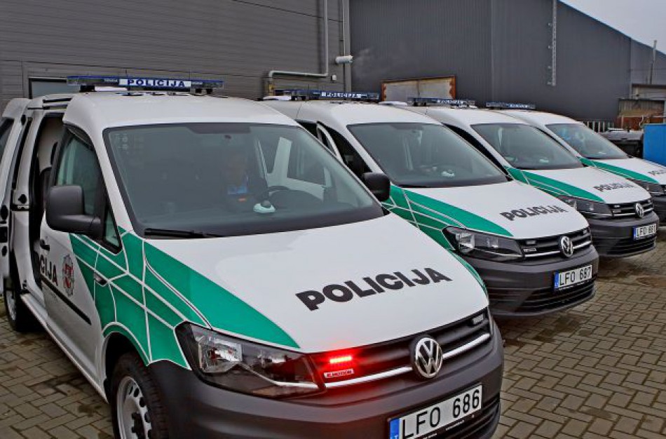 Jonavos rajono policijos komisariato automobilių parką papildė du nauji „VW Caddy“