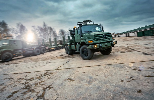 Lietuvos kariuomenėje bus naudojami didelės galios vilkikai