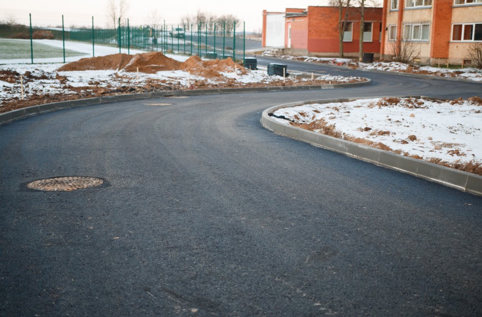 Chemikų gatvės jungtyje paklotas pirmasis asfalto sluoksnis