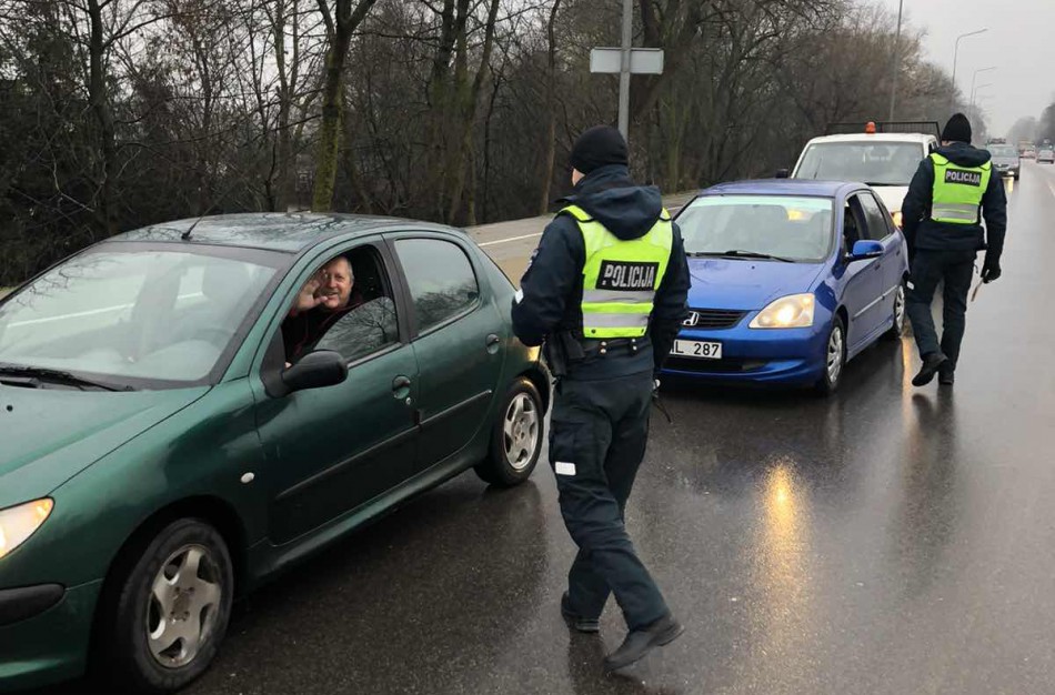Net ir devintą kartą išrašoma bauda nesustabdo noro vairuoti