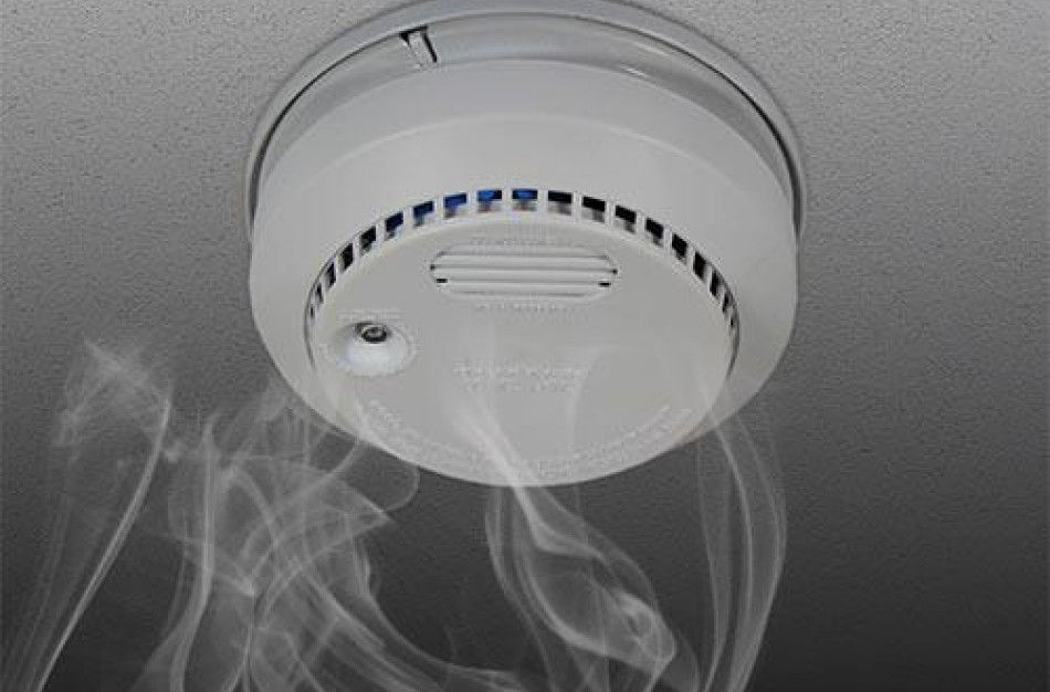 Dūmų detektorius išgelbėjo bukoniškių gyvybes