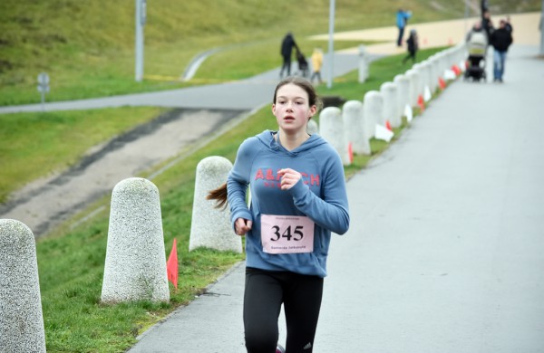 Tradiciniame žiemos bėgime apie septynias dešimtis entuziastų