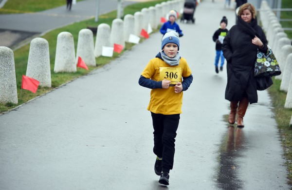 Tradiciniame žiemos bėgime apie septynias dešimtis entuziastų