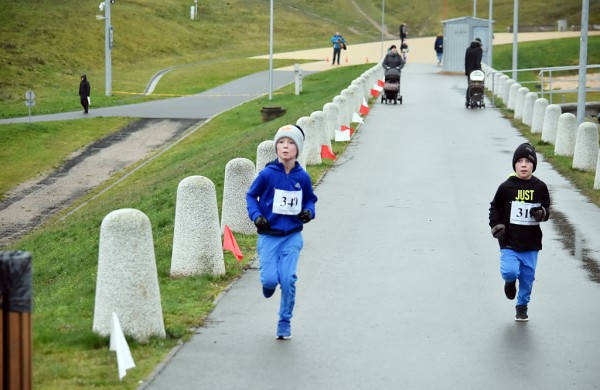 Tradiciniame žiemos bėgime apie septynias dešimtis entuziastų