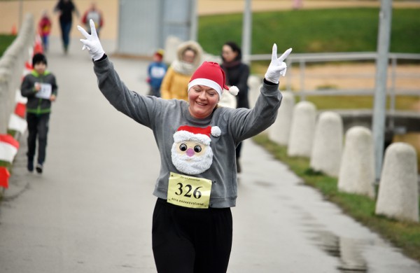 Tradiciniame žiemos bėgime apie septynias dešimtis entuziastų