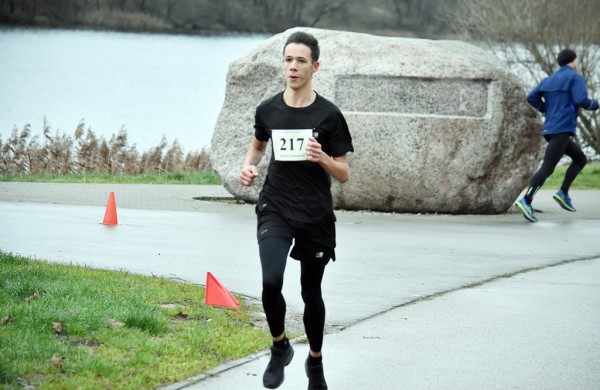 Tradiciniame žiemos bėgime apie septynias dešimtis entuziastų