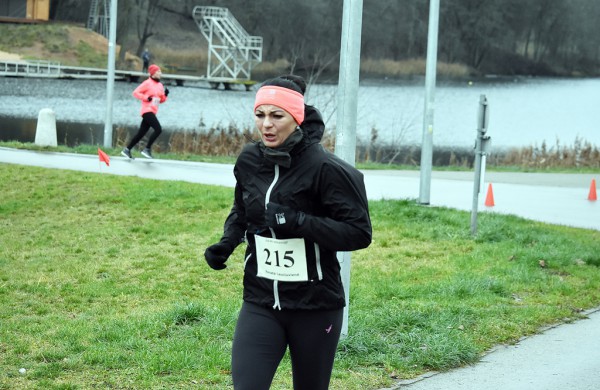 Tradiciniame žiemos bėgime apie septynias dešimtis entuziastų