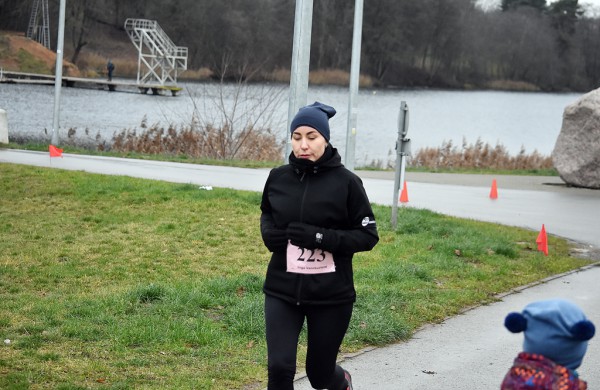 Tradiciniame žiemos bėgime apie septynias dešimtis entuziastų