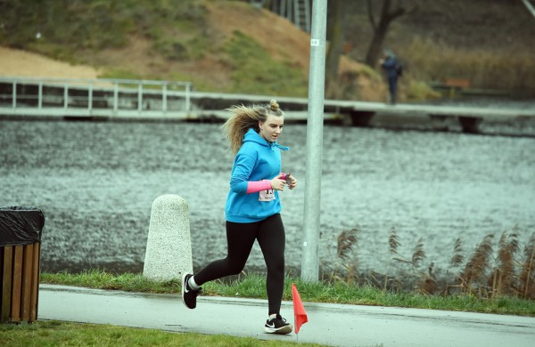 Tradiciniame žiemos bėgime apie septynias dešimtis entuziastų