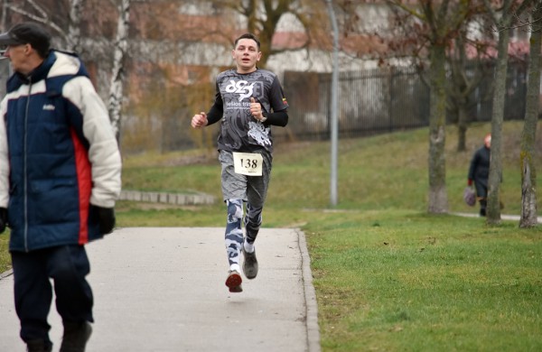 Tradiciniame žiemos bėgime apie septynias dešimtis entuziastų