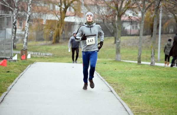 Tradiciniame žiemos bėgime apie septynias dešimtis entuziastų