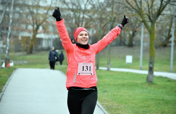 Tradiciniame žiemos bėgime apie septynias dešimtis entuziastų