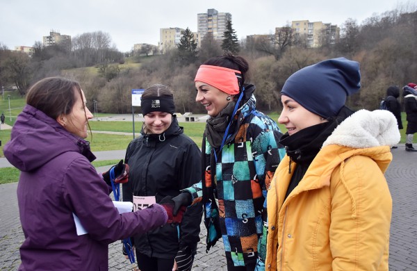 Tradiciniame žiemos bėgime apie septynias dešimtis entuziastų