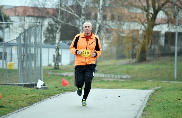 Tradiciniame žiemos bėgime apie septynias dešimtis entuziastų