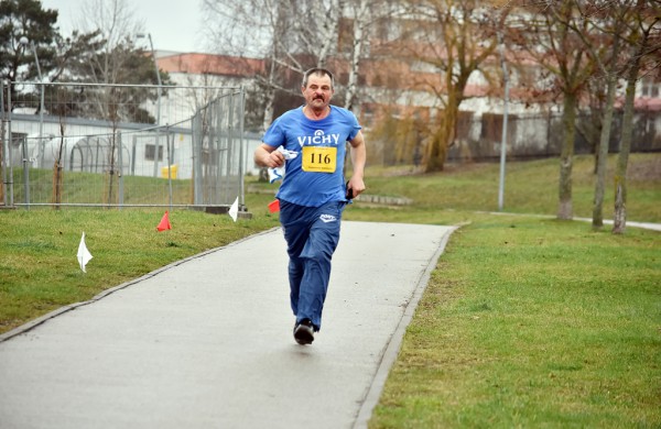 Tradiciniame žiemos bėgime apie septynias dešimtis entuziastų