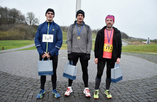 Tradiciniame žiemos bėgime apie septynias dešimtis entuziastų