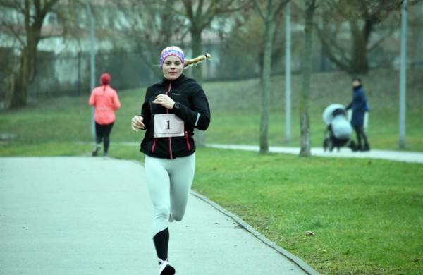 Tradiciniame žiemos bėgime apie septynias dešimtis entuziastų
