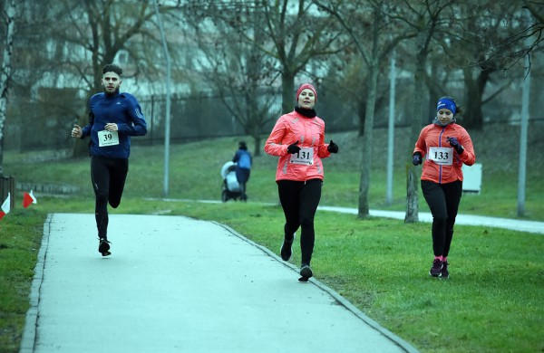 Tradiciniame žiemos bėgime apie septynias dešimtis entuziastų