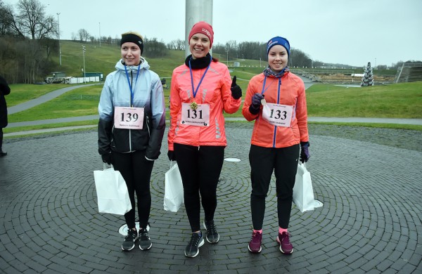 Tradiciniame žiemos bėgime apie septynias dešimtis entuziastų