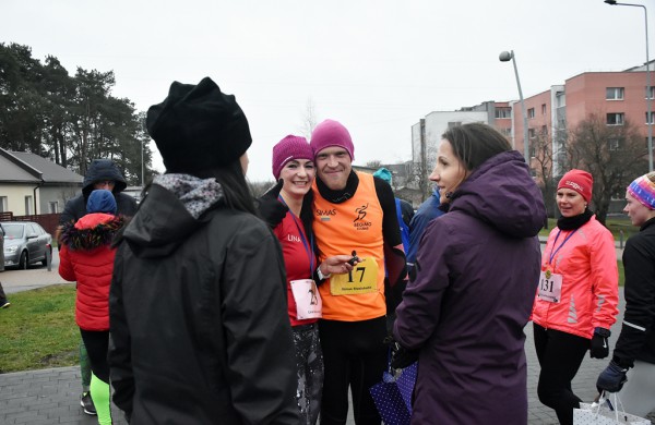 Tradiciniame žiemos bėgime apie septynias dešimtis entuziastų
