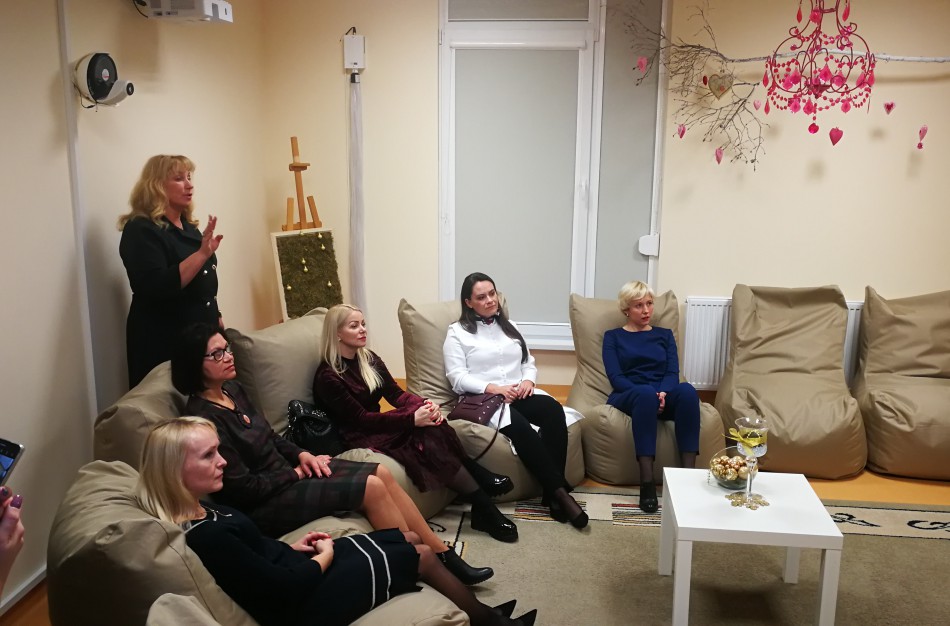 Psichiatrijos dienos stacionare - „Enya“ dainos lietuvių atlikėjų balsais