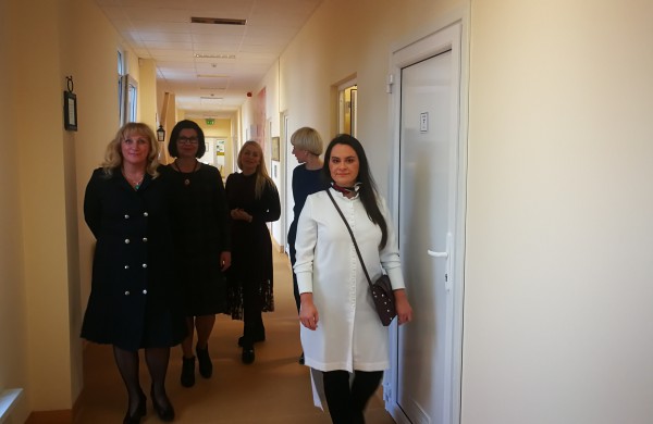 Psichiatrijos dienos stacionare - „Enya“ dainos lietuvių atlikėjų balsais